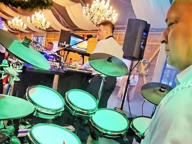 Zespół i DJ w jednym