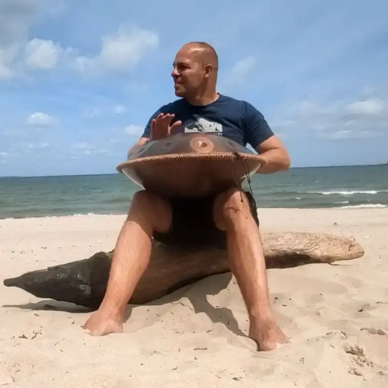 Muzyka handpanowa na żywo na eventy, kolacje, ceremonie i spotkania wellness.