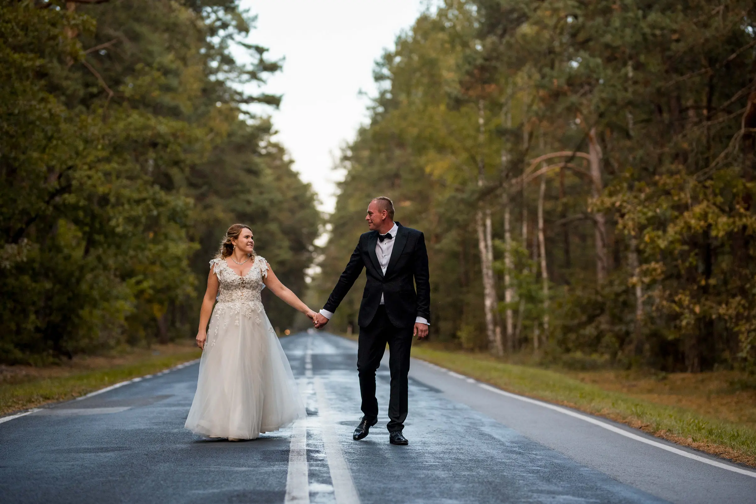 Wyczarujemy dla Was piękna dokumentację ślubna z uśmiechami i łzami wzruszenia. Stworzymy niezapomnianą pamiątkę na lata - Photo 14