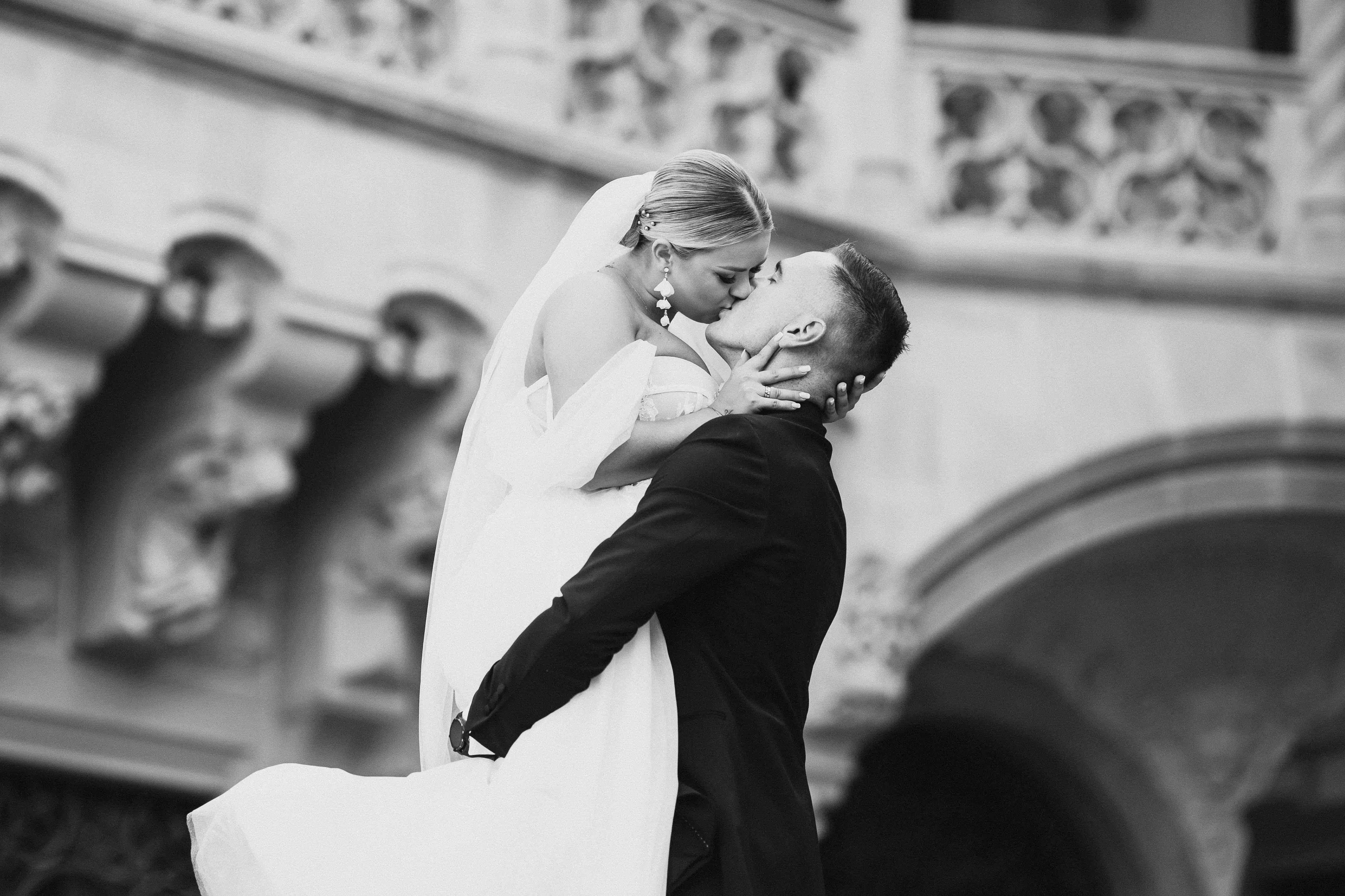 Wykonujemy pełny reportaż ślubny – od przygotowań, przez ceremonię, aż po zabawę weselną - Photo 16