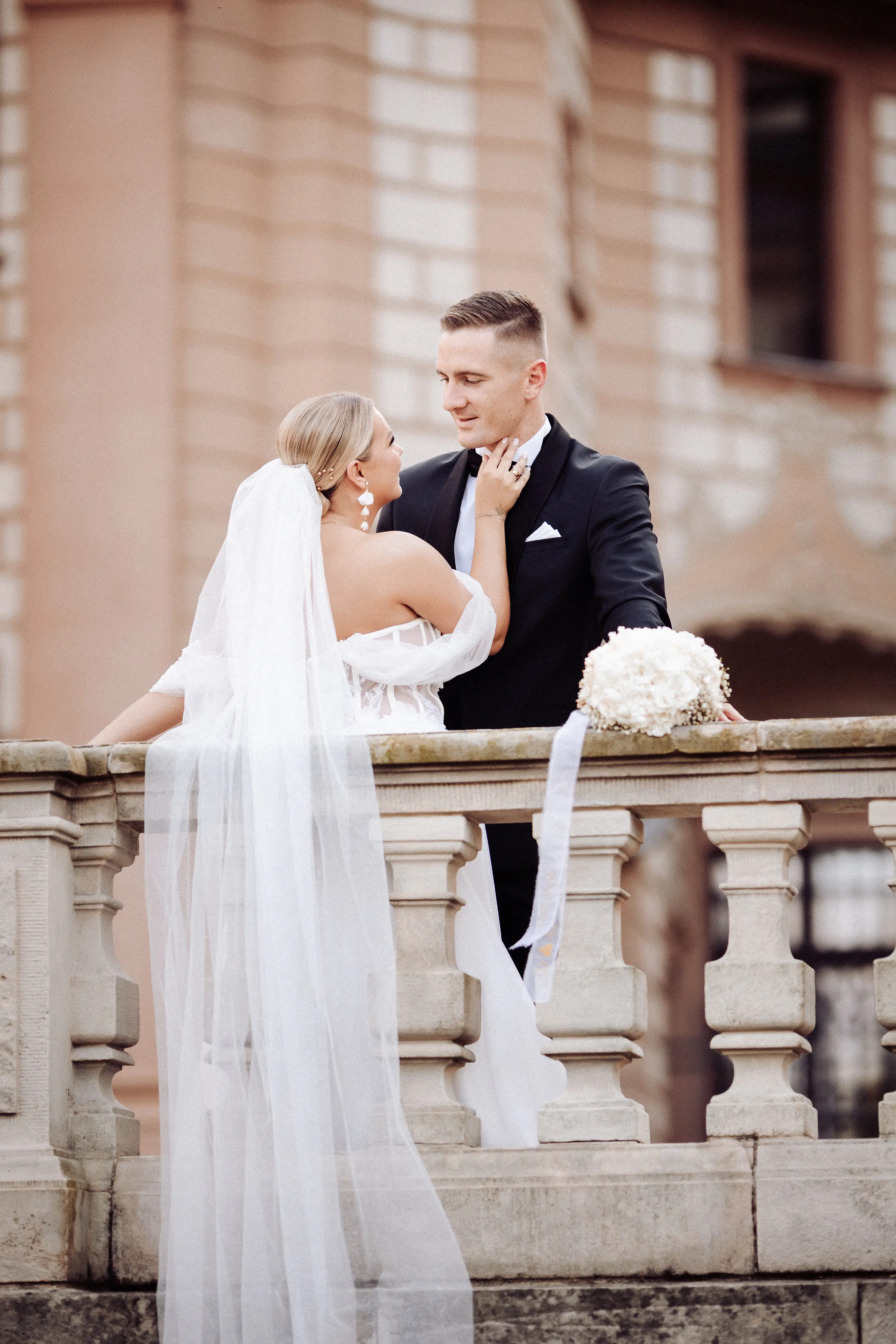 Wykonujemy pełny reportaż ślubny – od przygotowań, przez ceremonię, aż po zabawę weselną