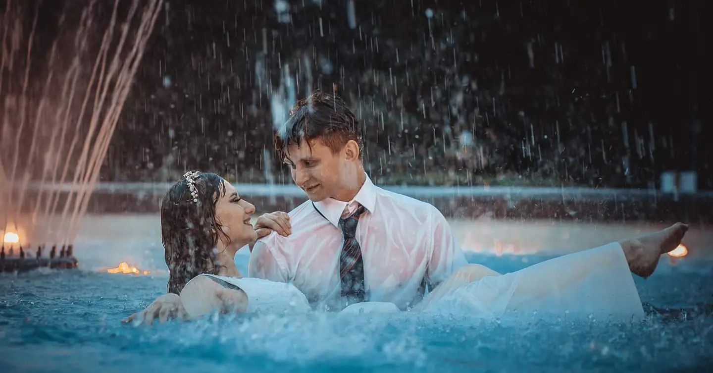 Bawię się fotografią.  Obsługuję całą Polskę! Serdecznie zapraszam Cię do mojego świata którym jest fotografia, z pasją 