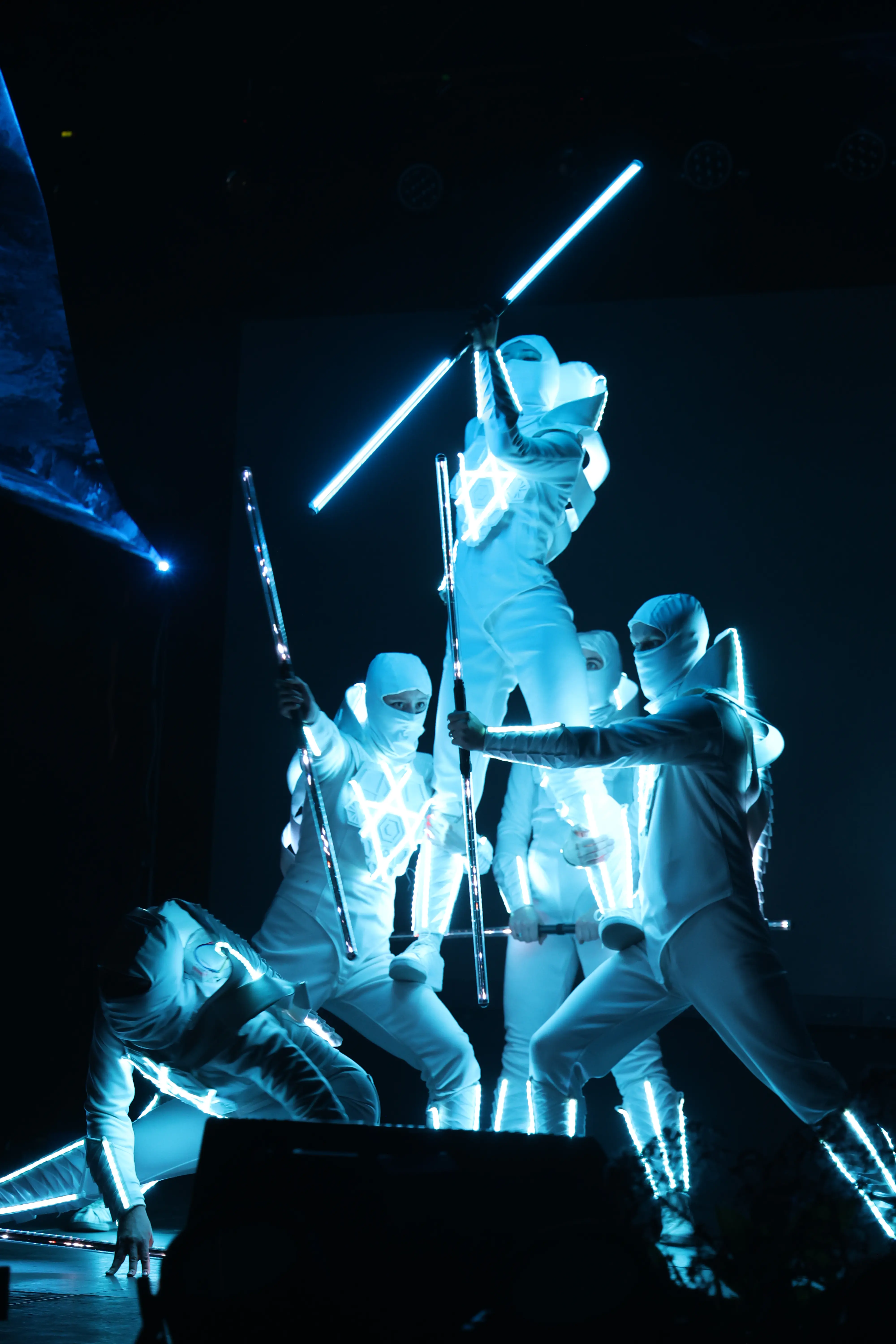 Enjoy an unforgettable journey through time with the spectacular Lightshow performance. - Photo 11