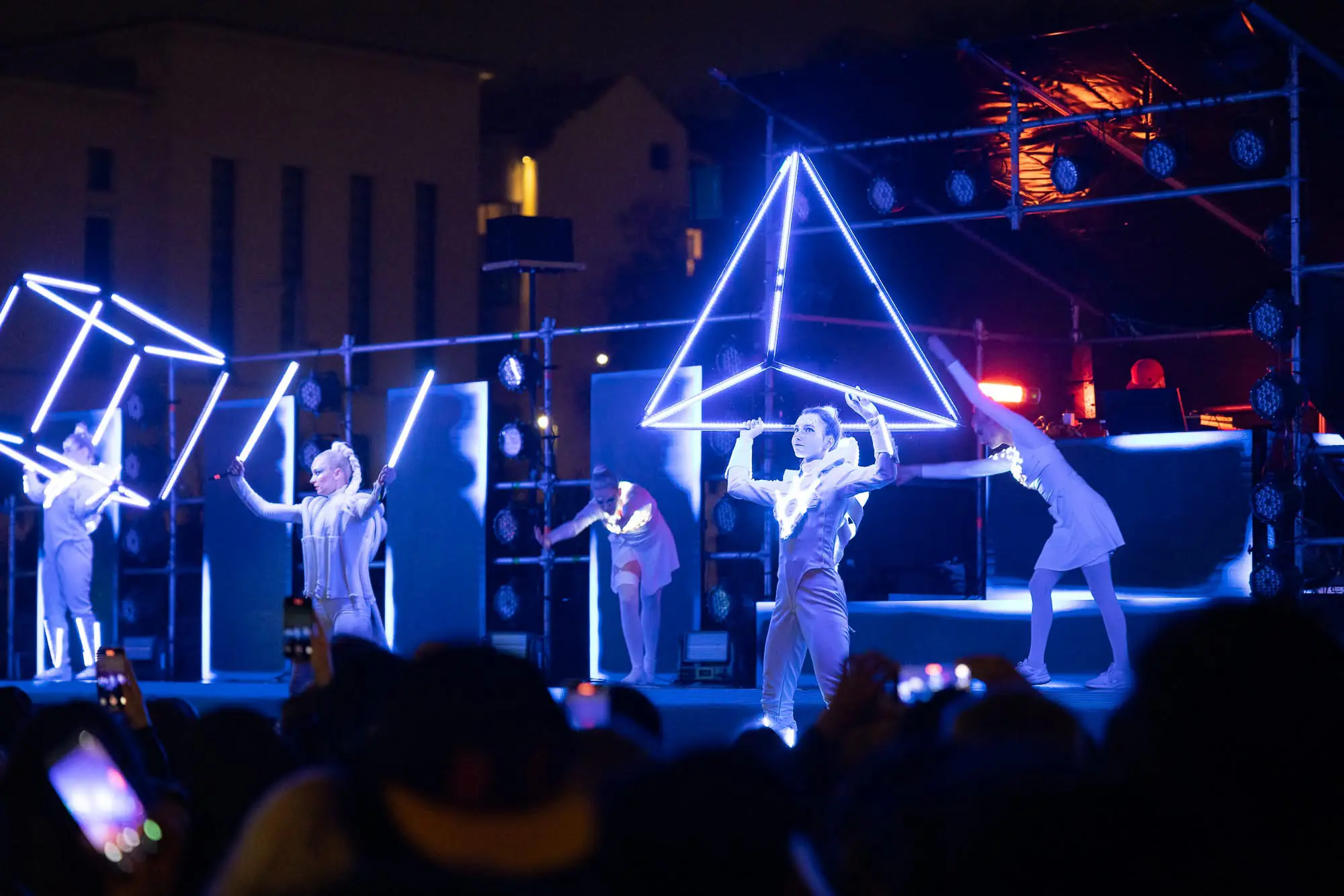 Enjoy an unforgettable journey through time with the spectacular Lightshow performance. - Photo 13