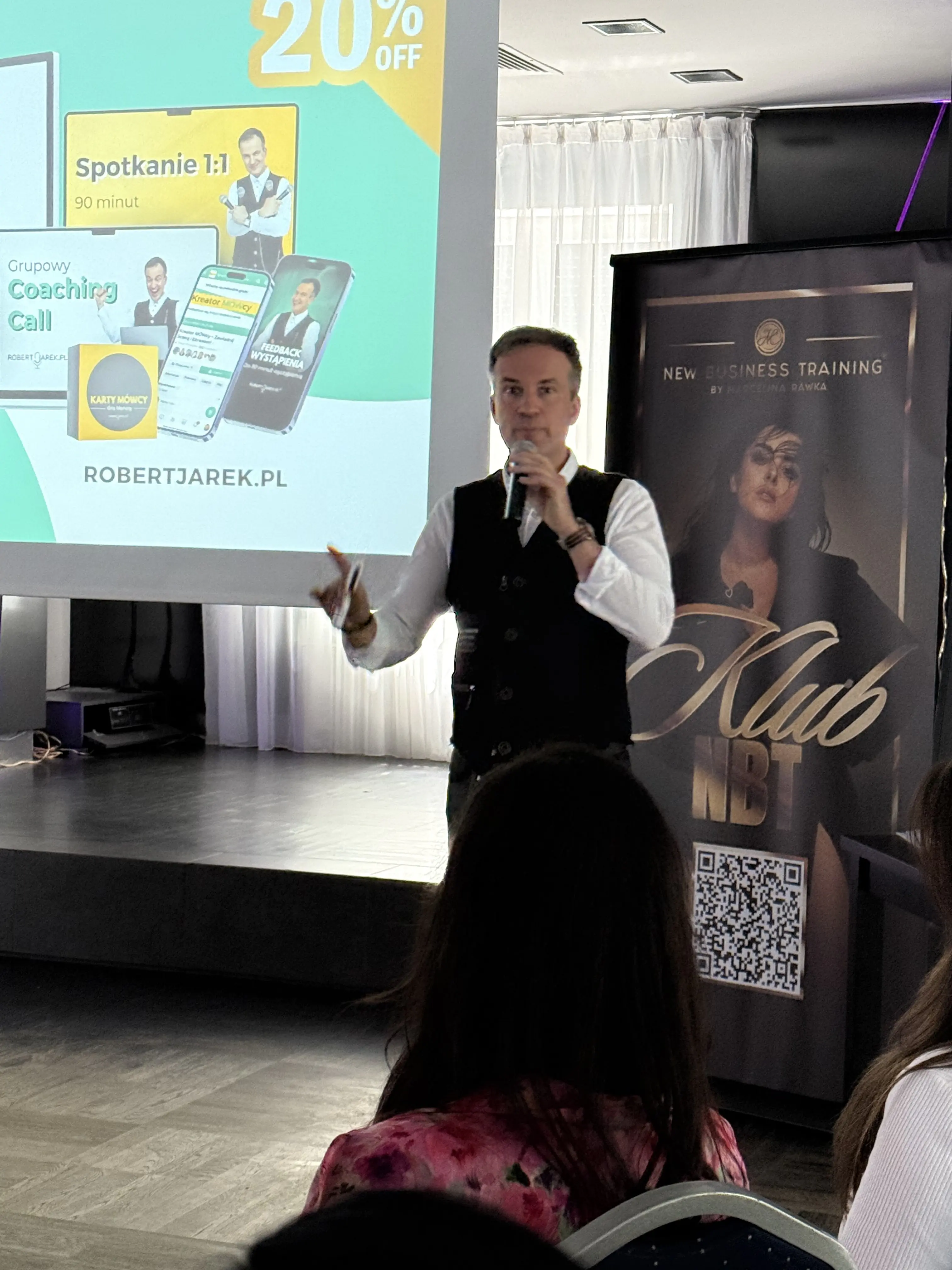 🎙️ Trener wystąpień publicznych i medialnych.