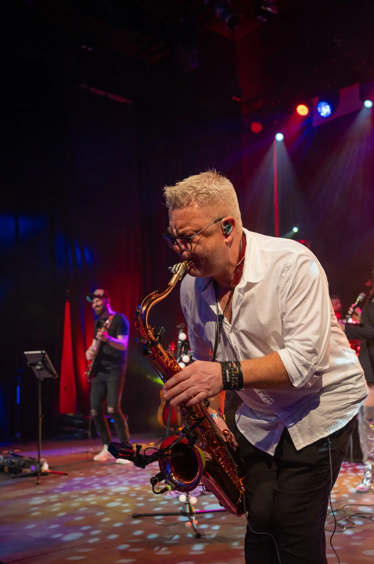 ENDEES Cover Band to zespół z dużym doświadczeniem event' owym. Duży skład, 2 wokalistki, sekcja dęta, muzyka na żywo! - Photo 15