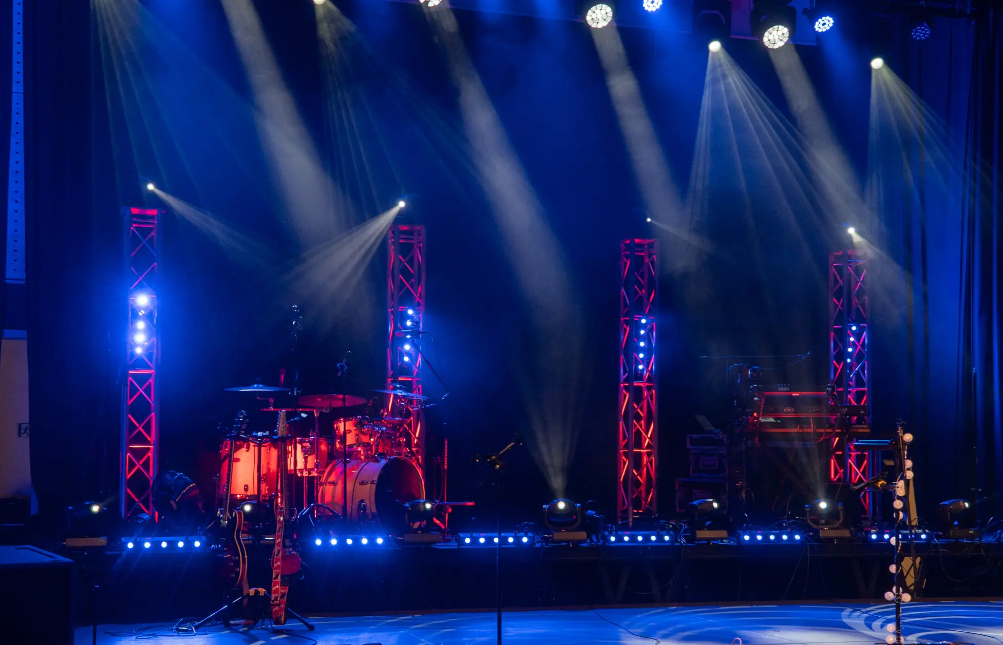 ENDEES Cover Band to zespół z dużym doświadczeniem event' owym. Duży skład, 2 wokalistki, sekcja dęta, muzyka na żywo! - Photo 16